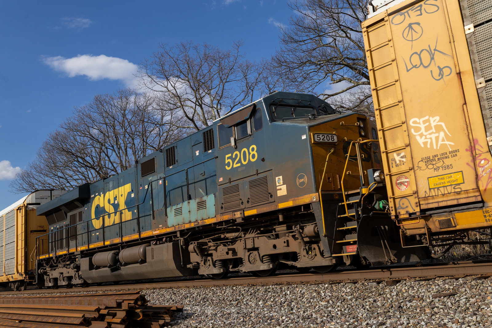 CSXT 5208