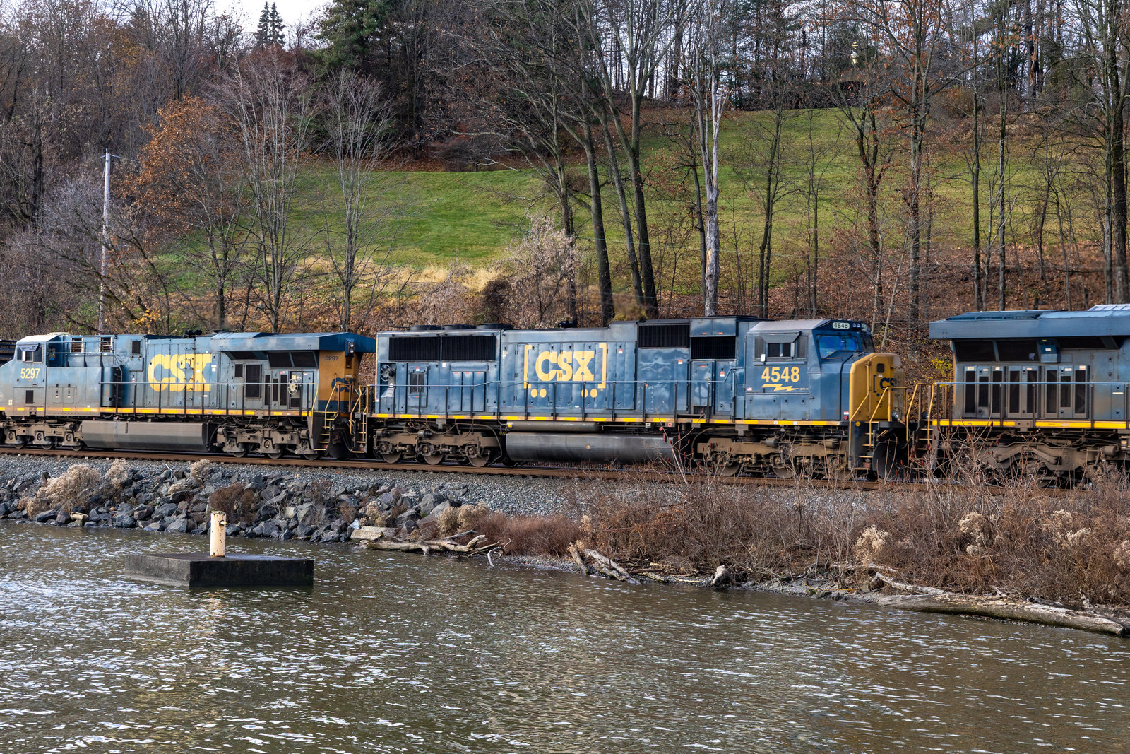 CSXT 4548