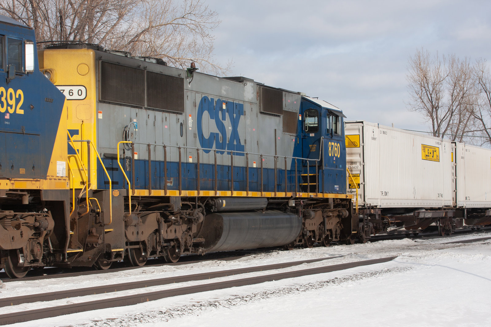 CSXT 8760