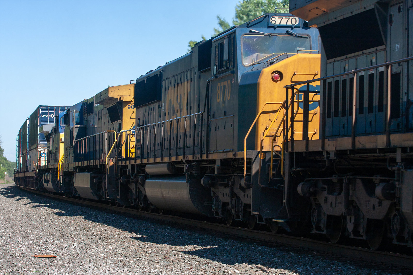 CSXT 8770