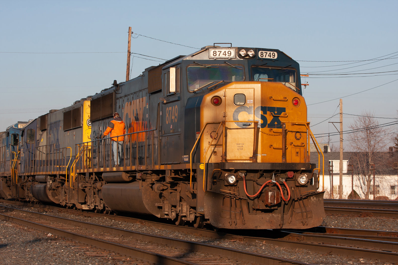CSXT 8749