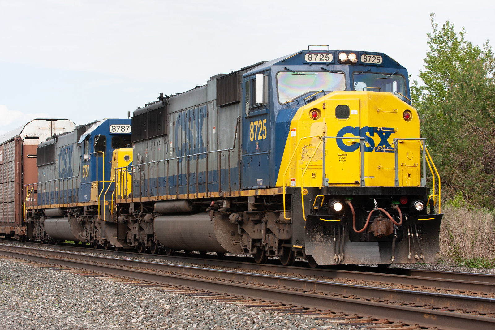 CSXT 8725