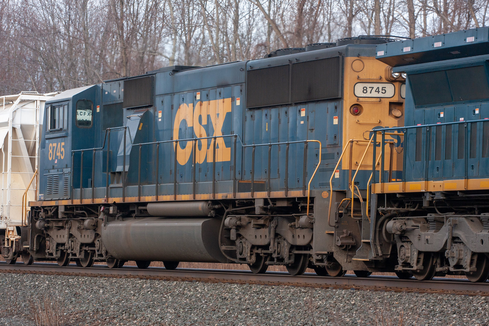 CSXT 8745