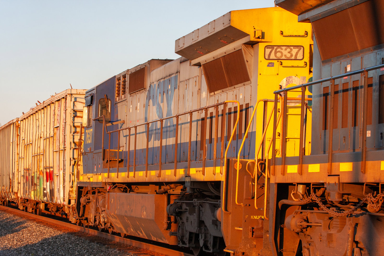 CSXT 7637