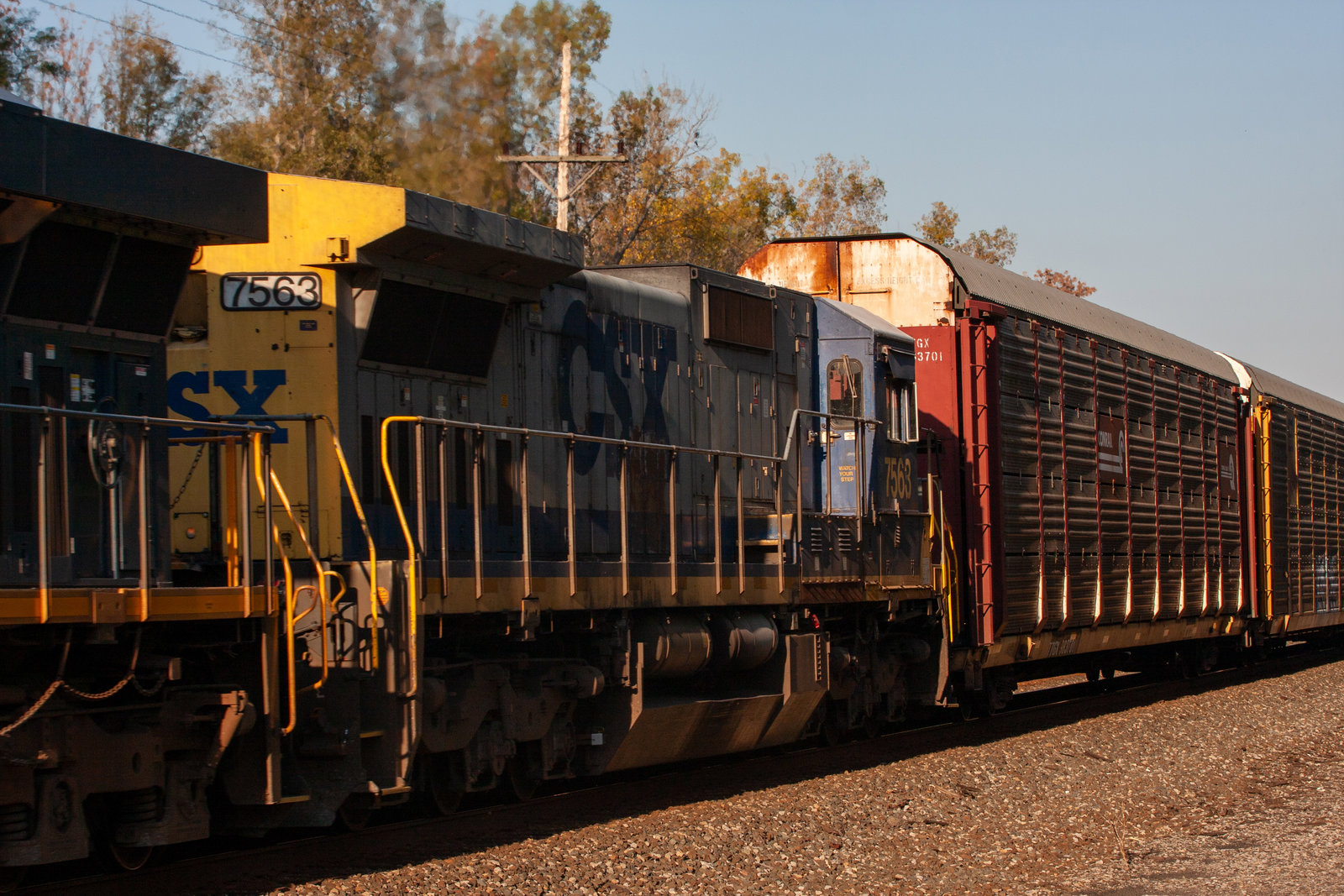 CSXT 7563