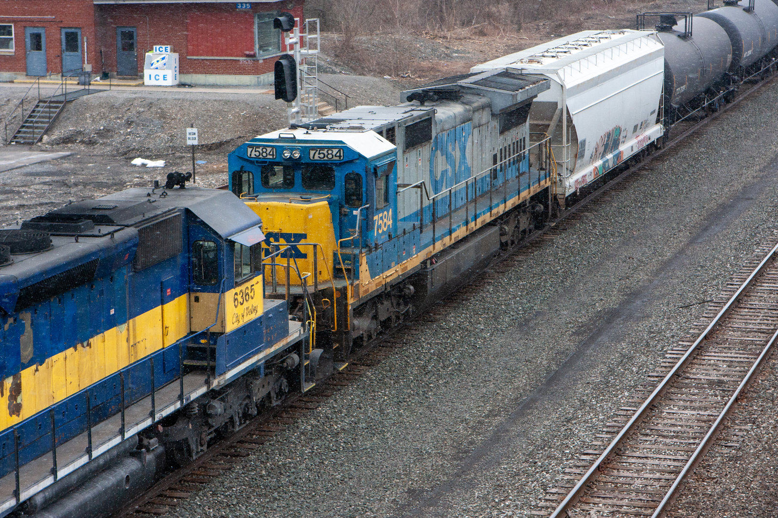 CSXT 7584