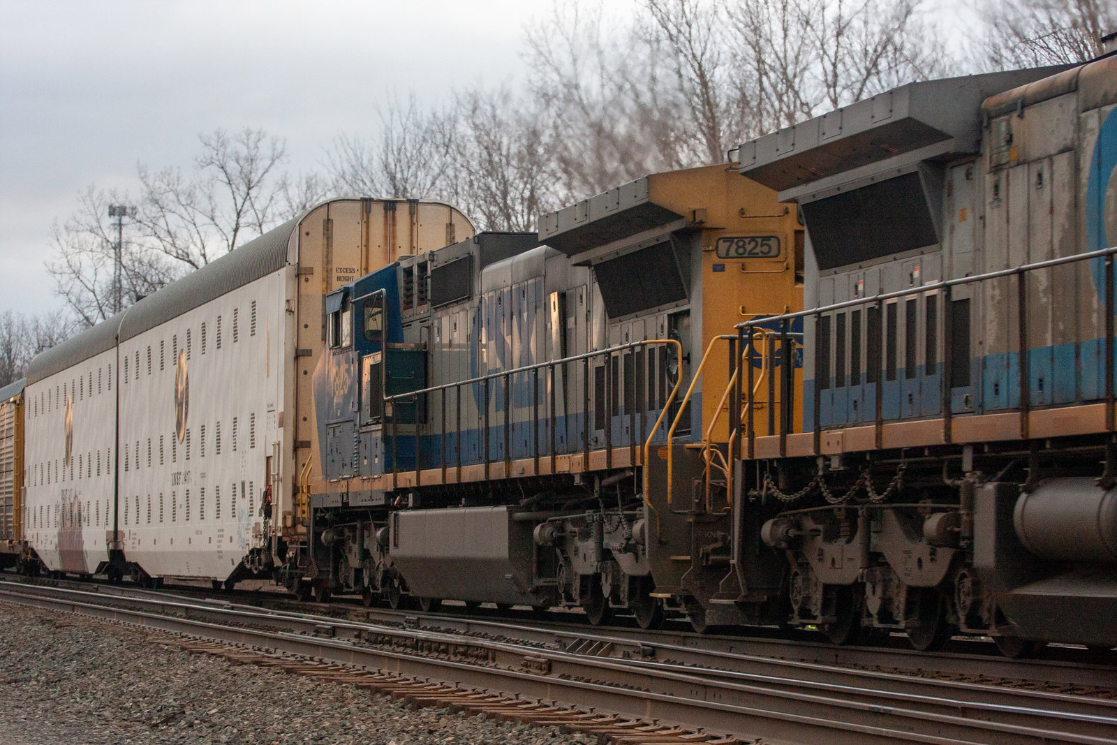 CSXT 7825