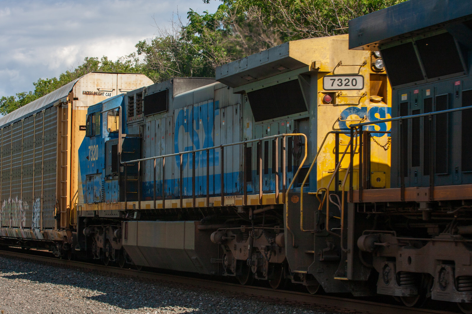 CSXT 7320