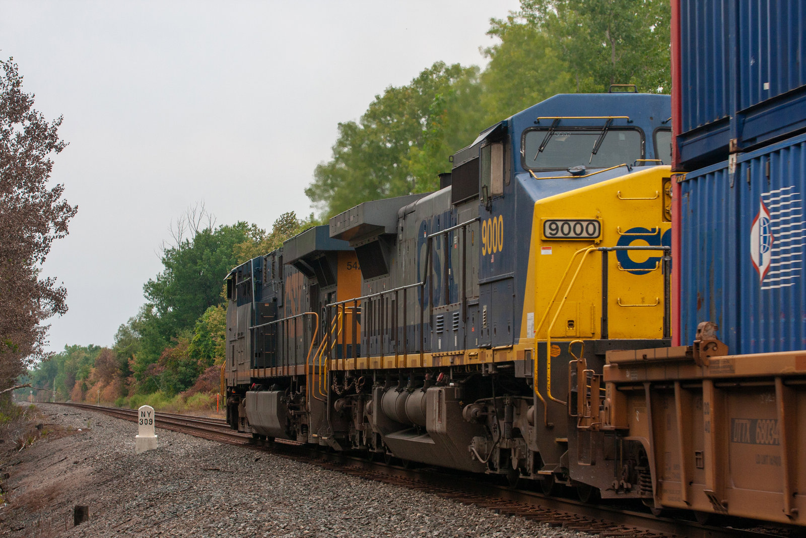 CSXT 9000