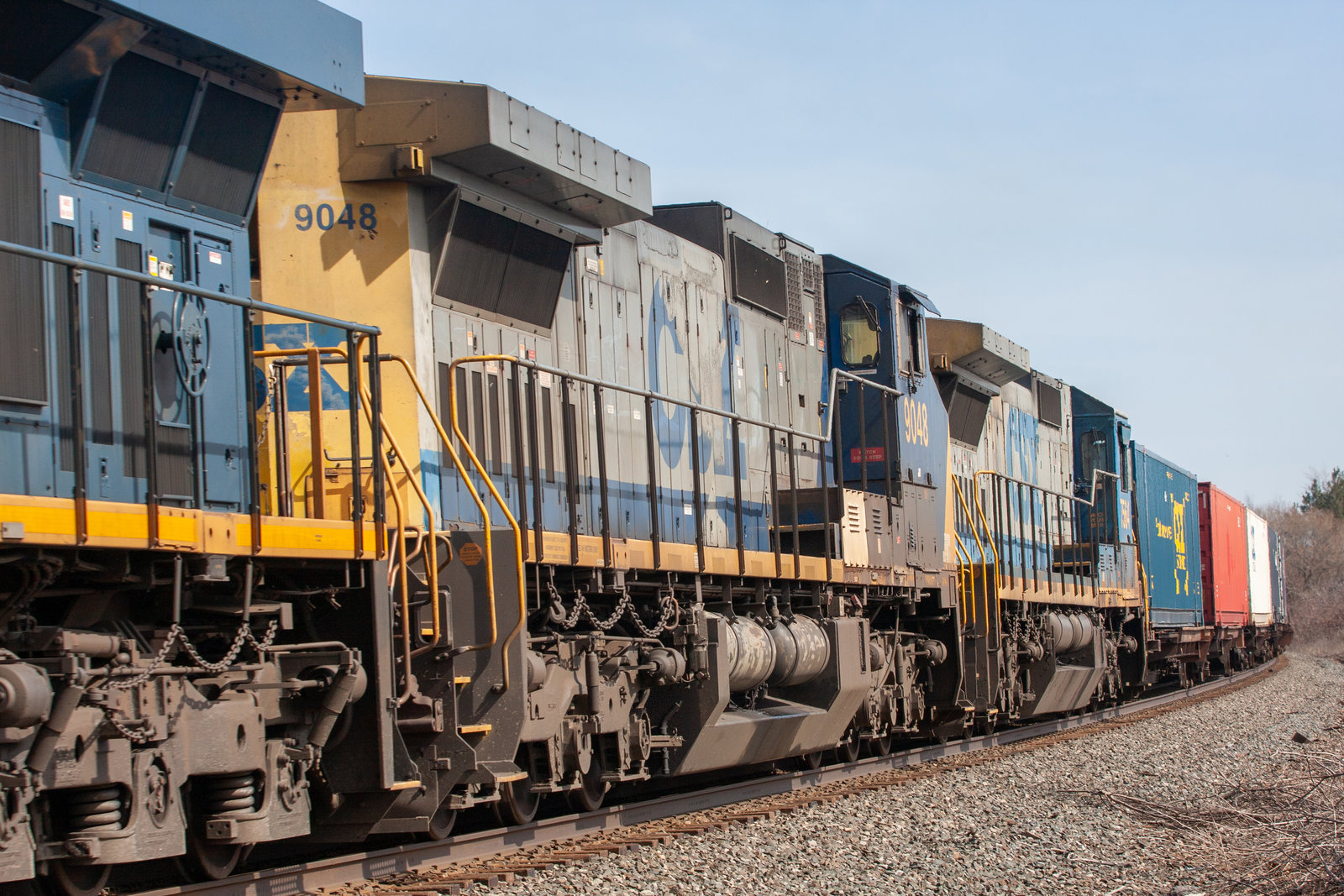 CSXT 9048
