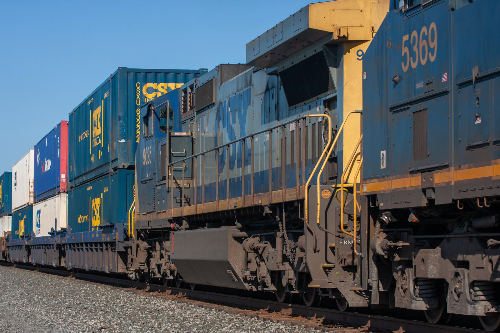 CSXT 9025
