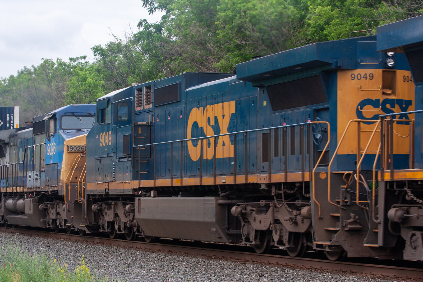CSXT 9049