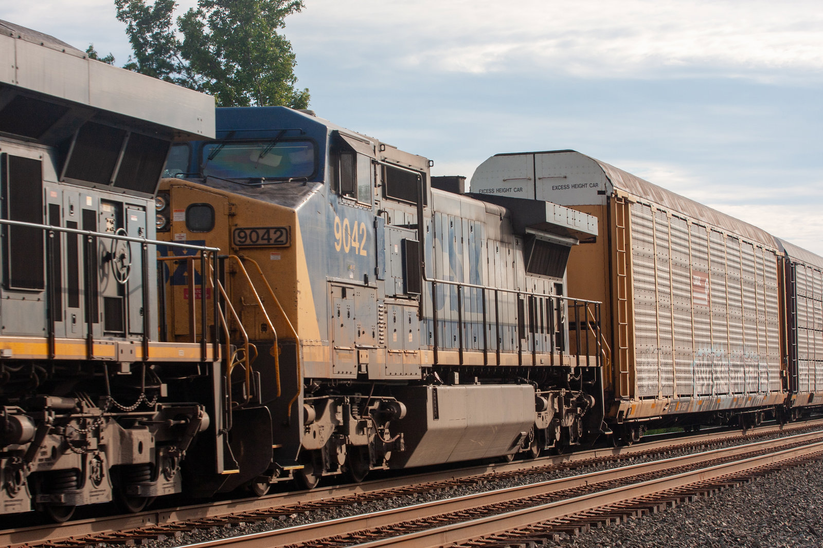 CSXT 9042