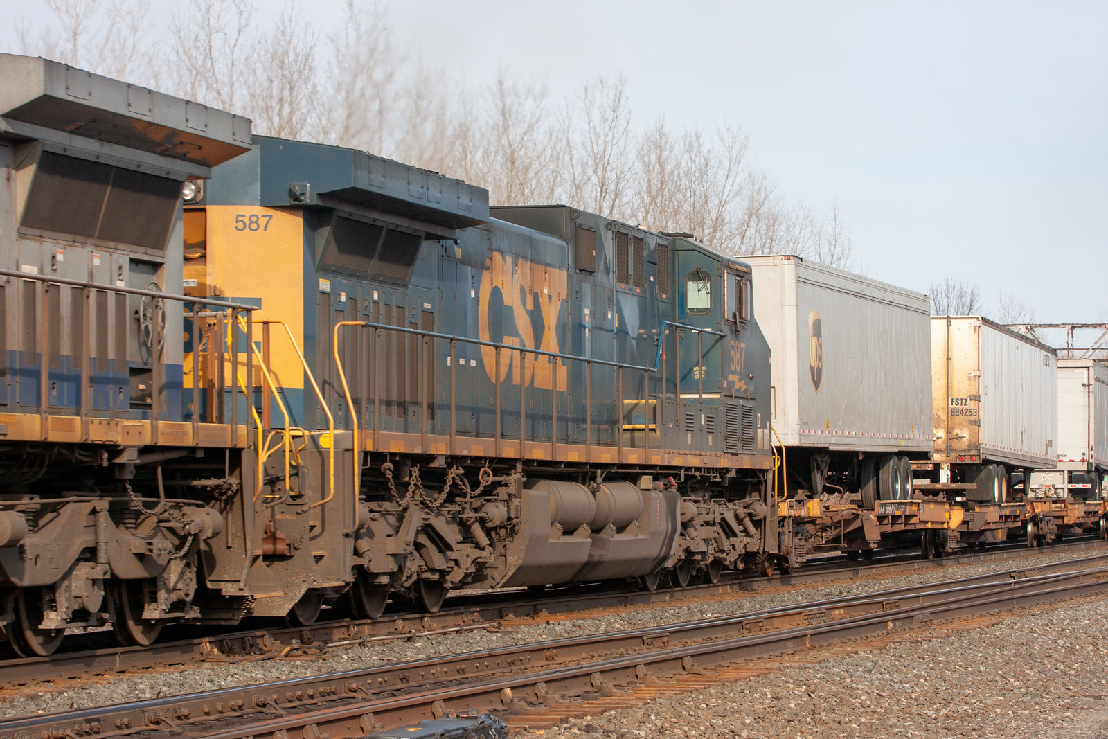 CSXT 587