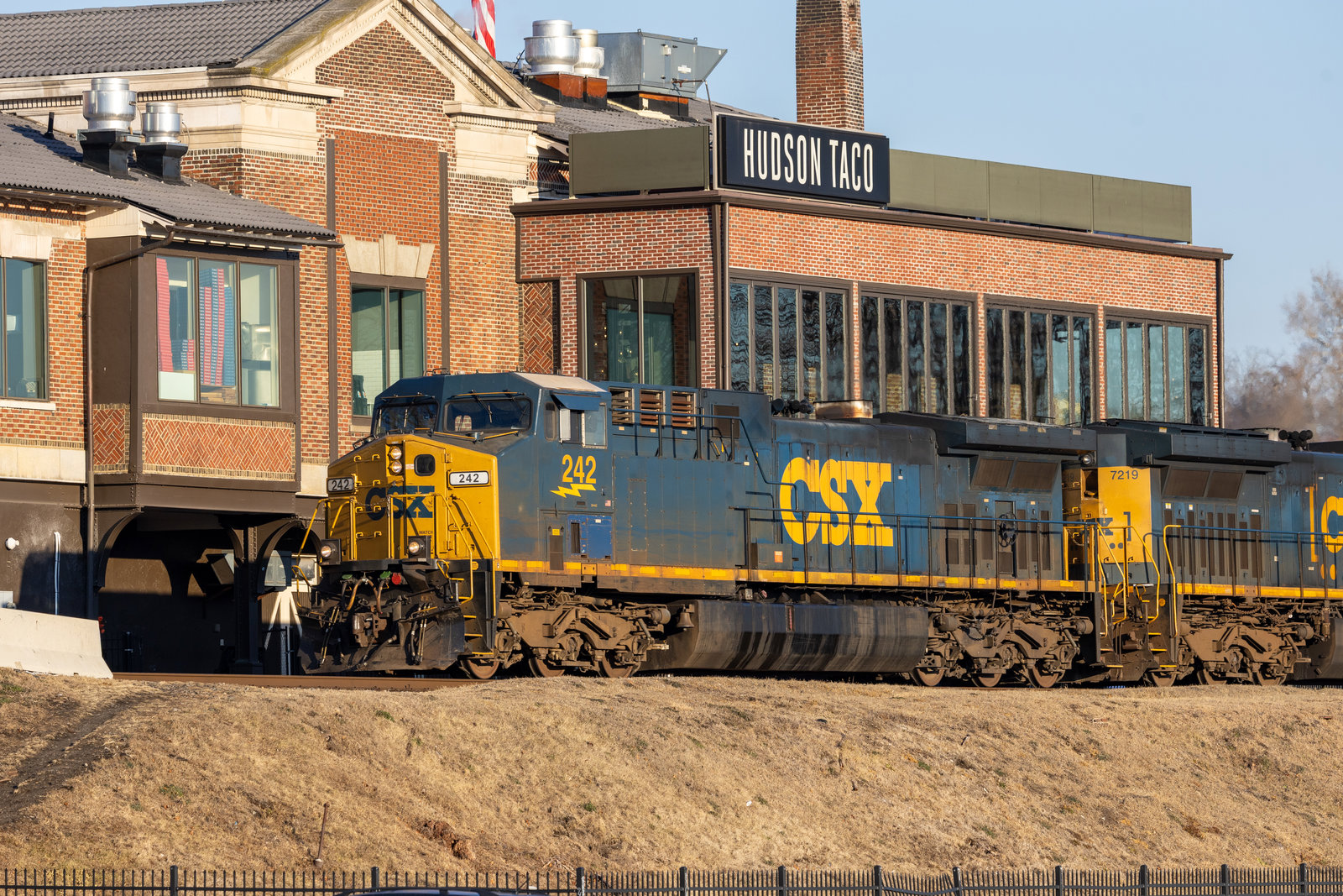 CSXT 242