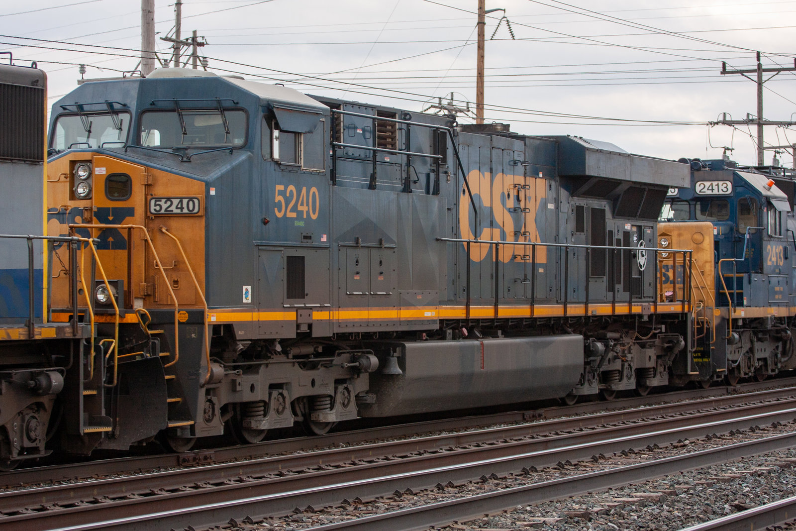 CSXT 5240
