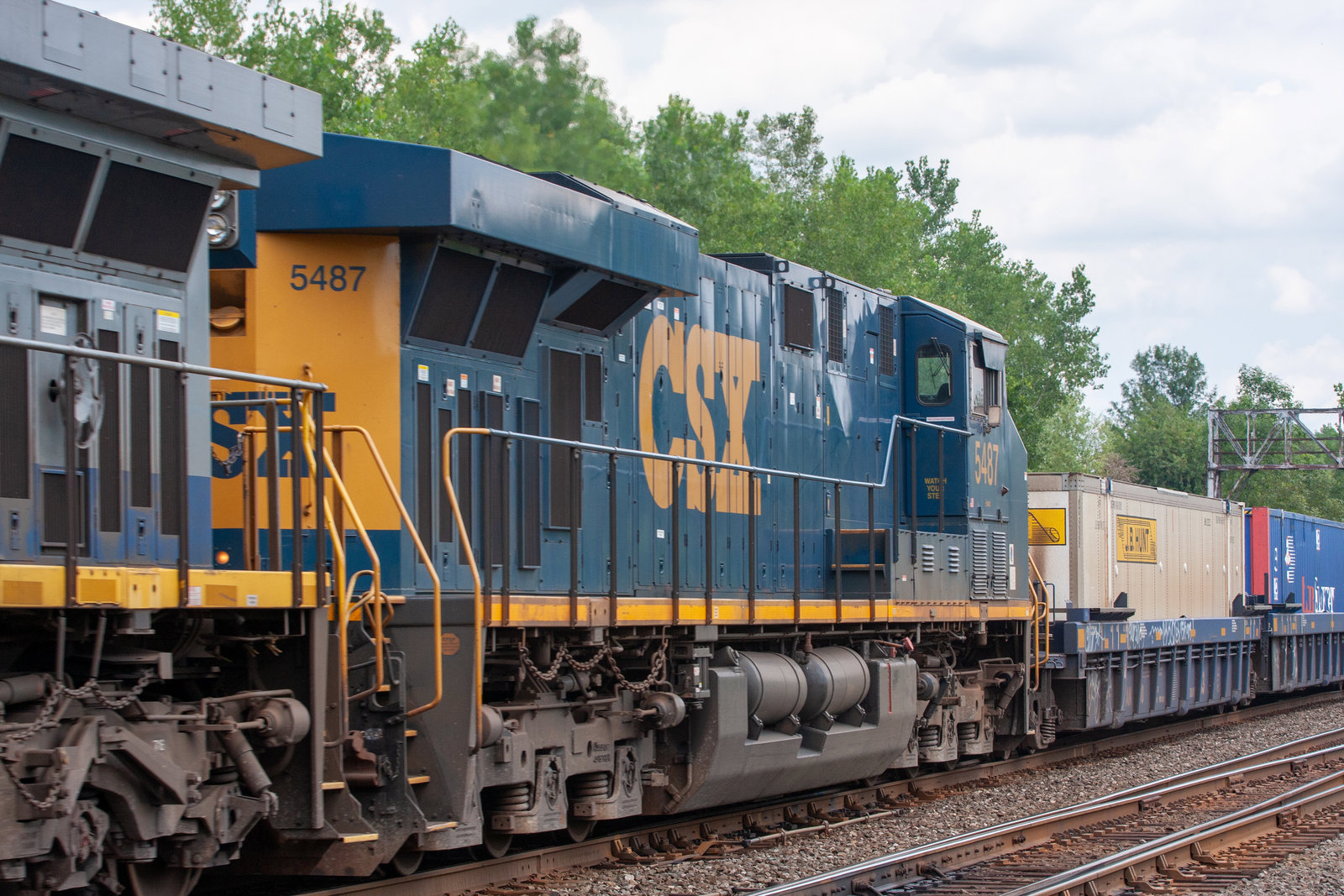 CSXT 5487