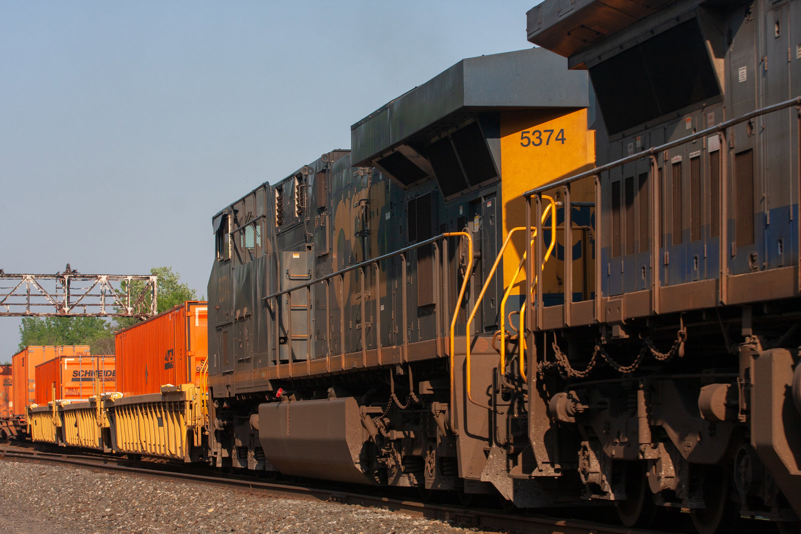 CSXT 5374