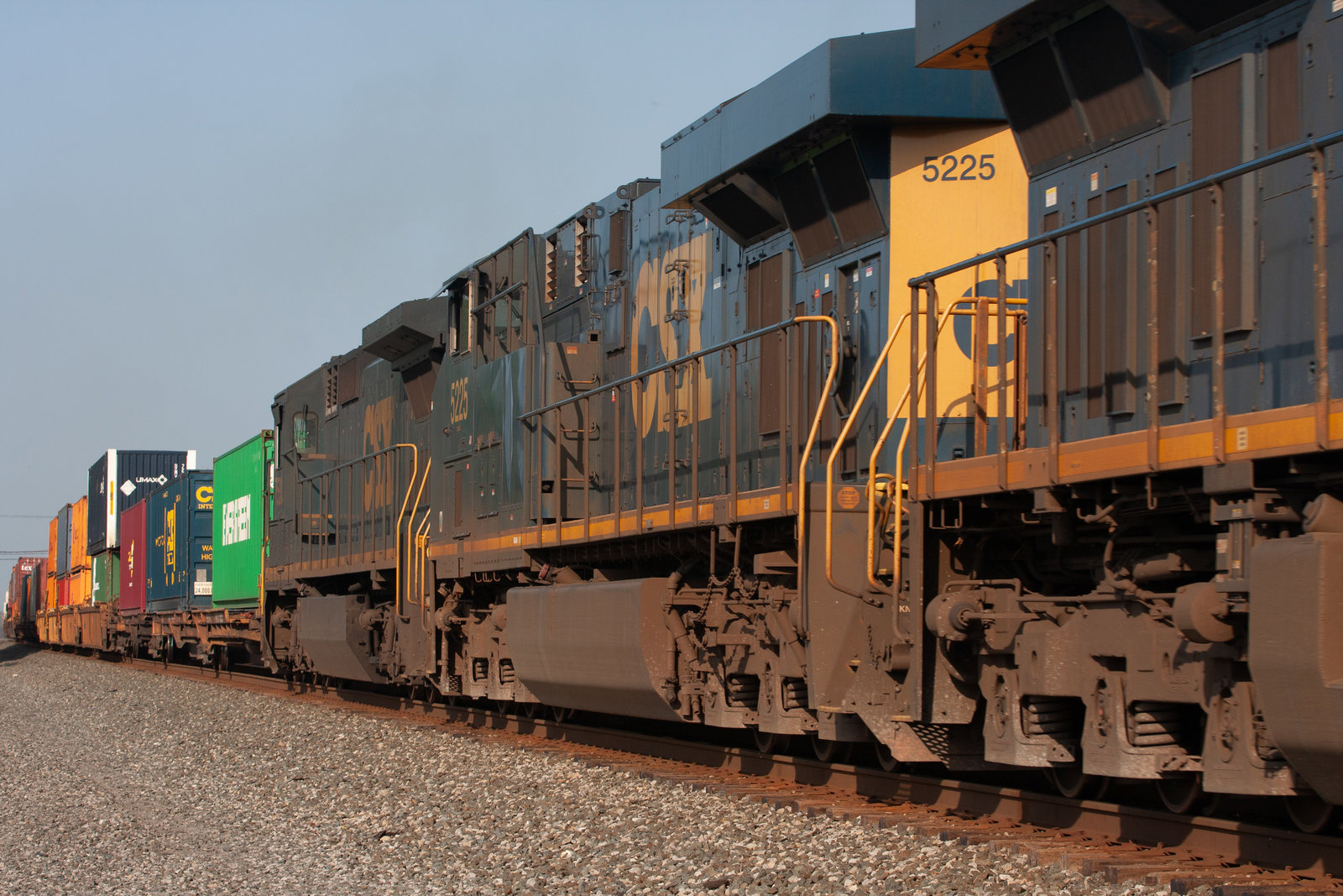 CSXT 5225