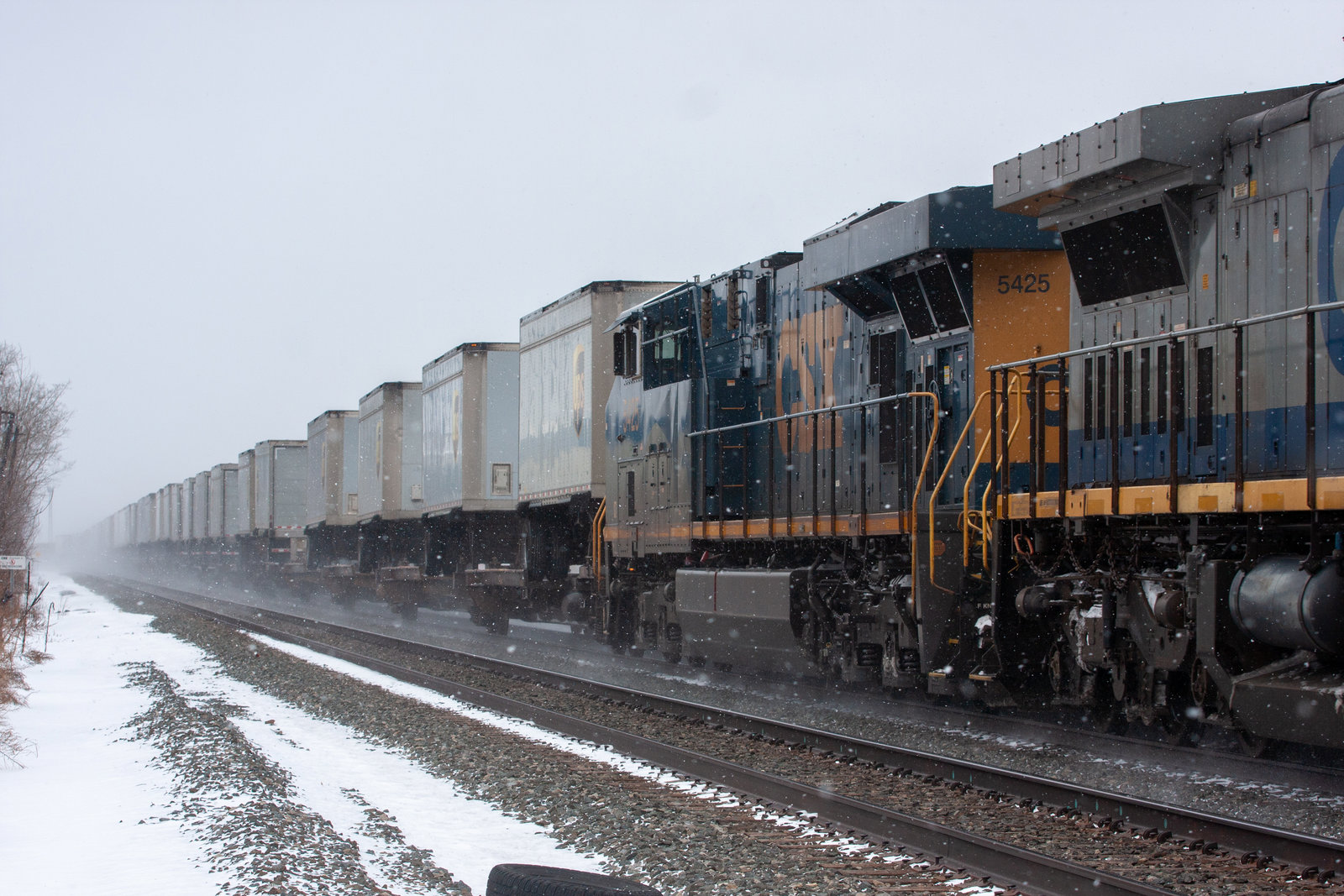 CSXT 5425