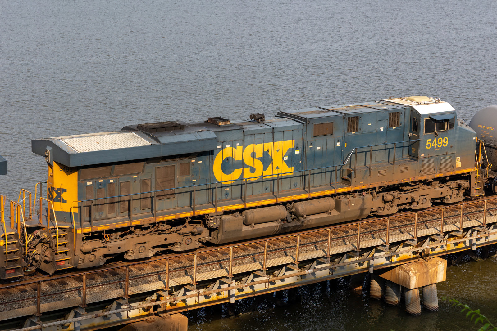 CSXT 5499