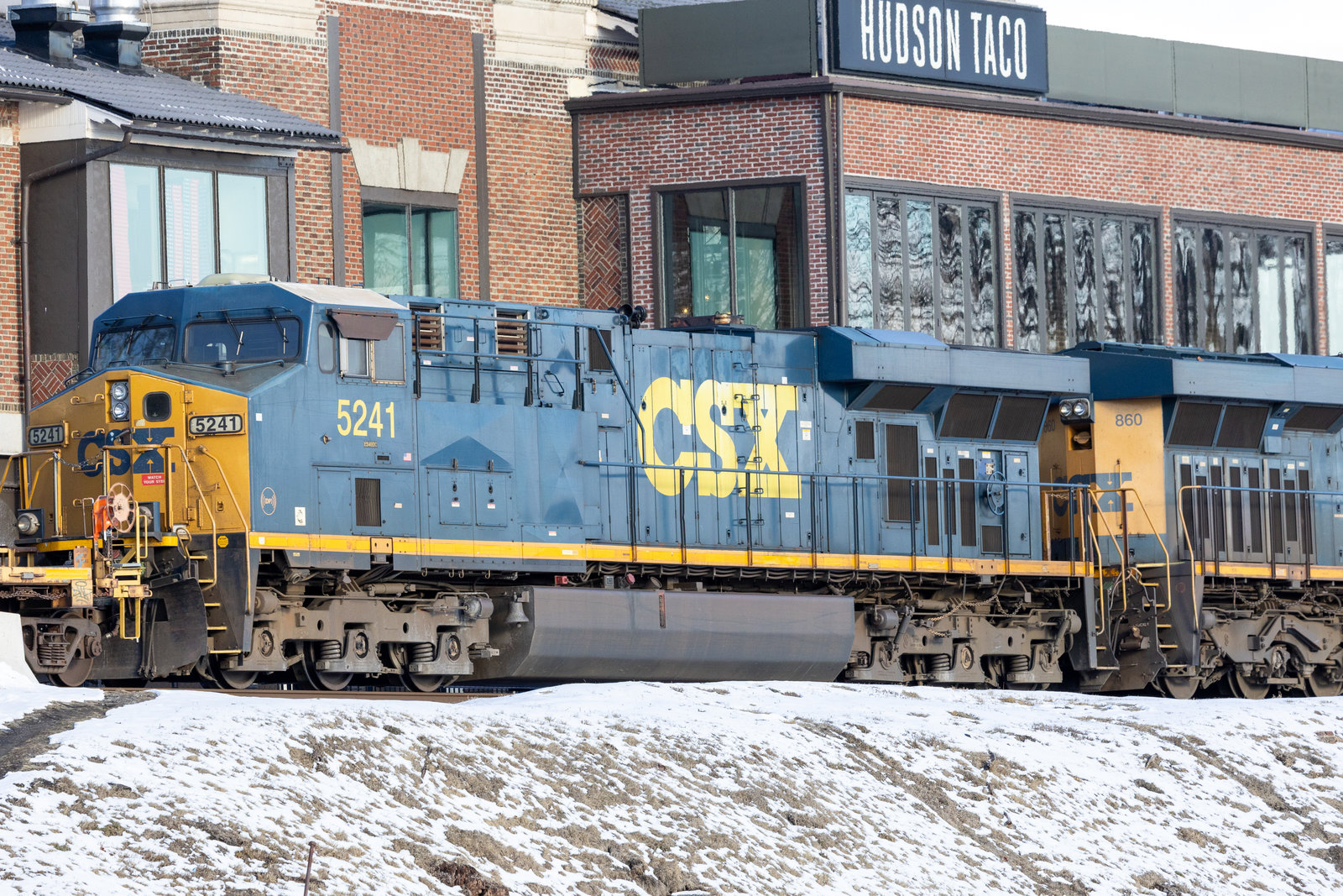 CSXT 5241