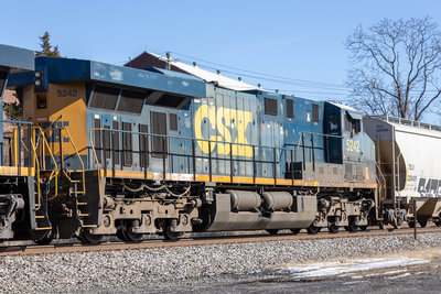 CSXT 5242