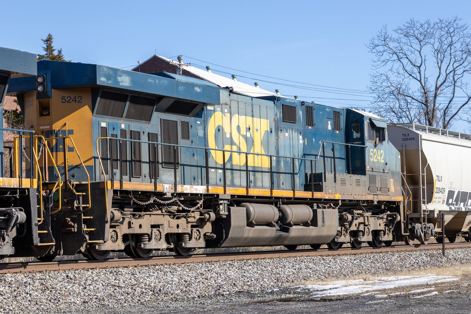 CSXT 5242