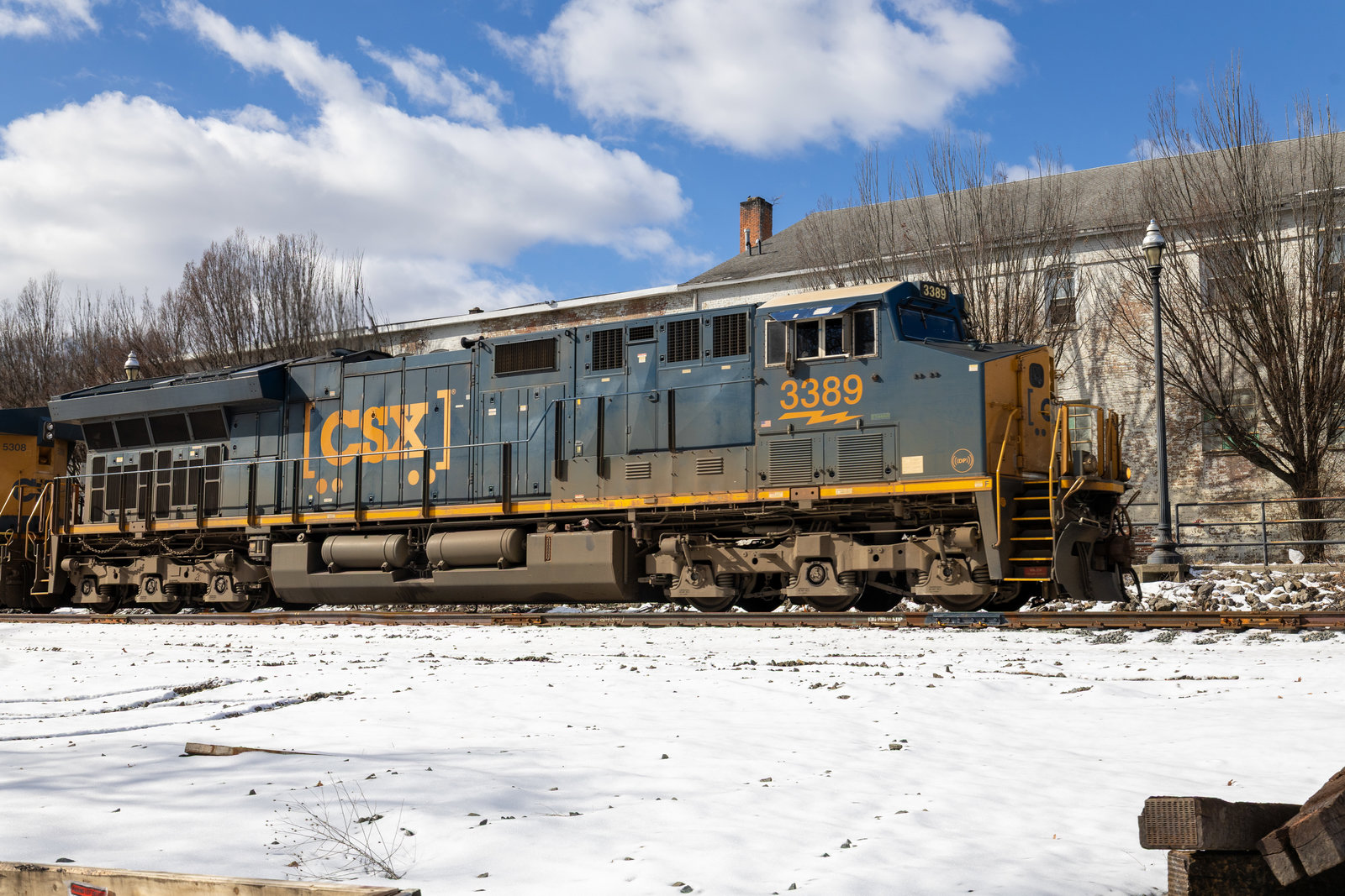 CSXT 3389