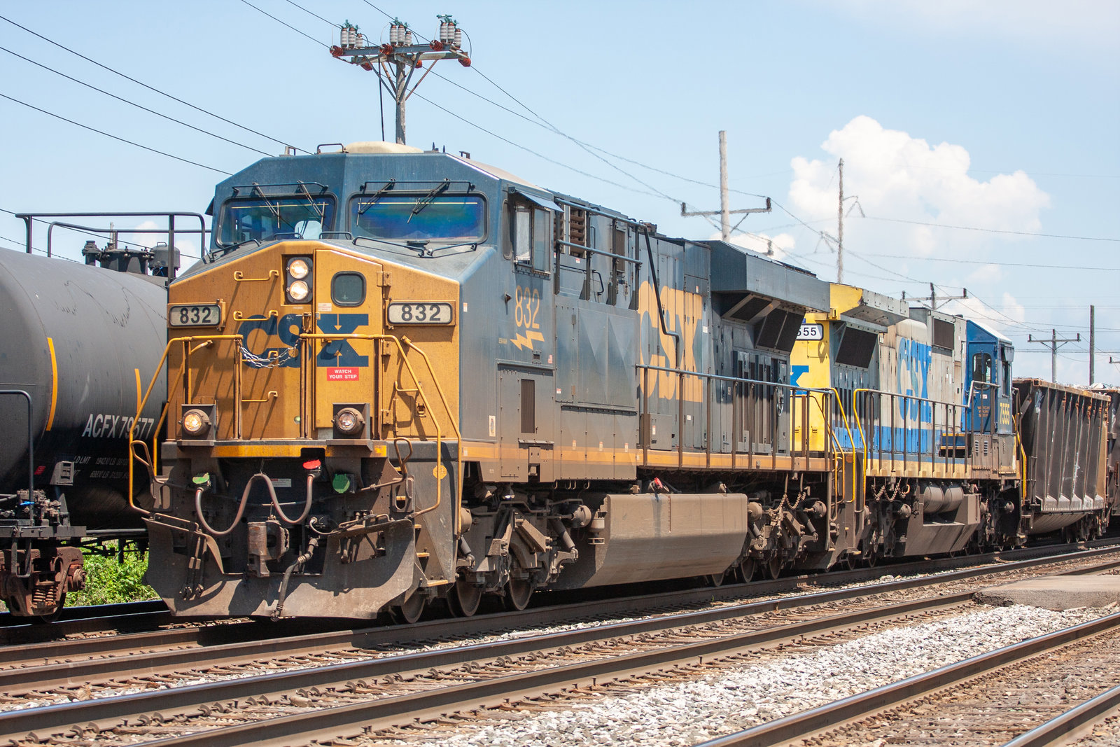CSXT 832