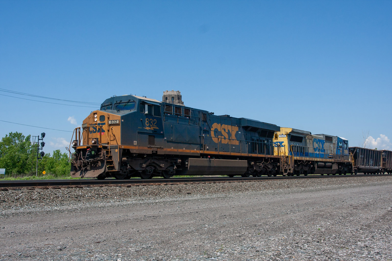 CSXT 832