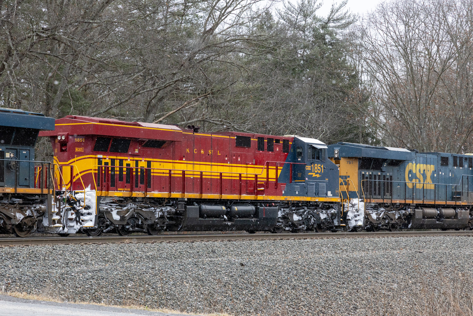 CSXT 1851