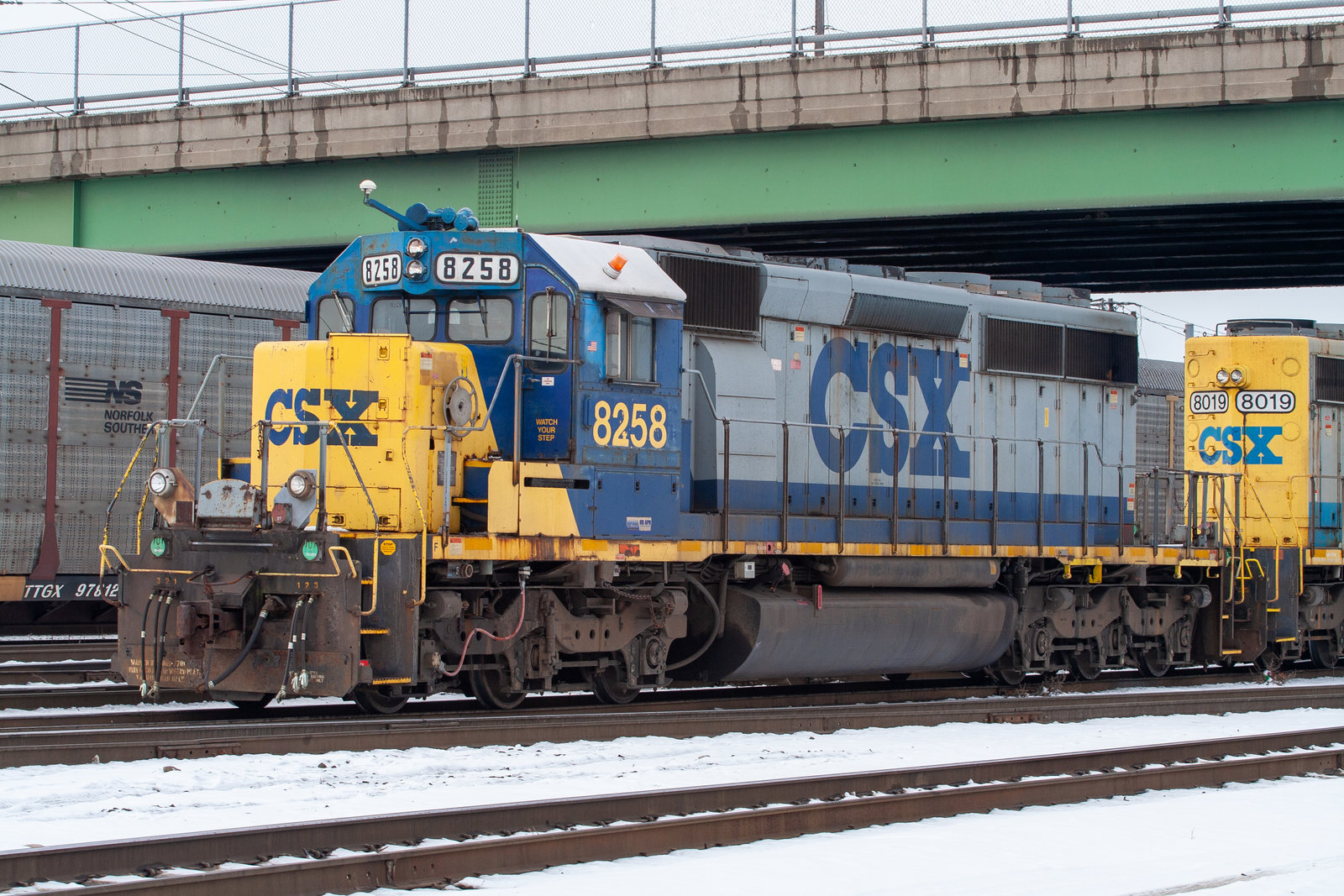 CSXT 8258