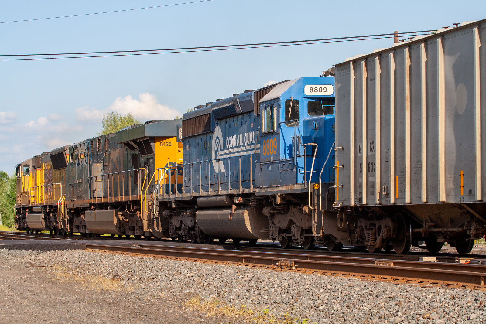 CSXT 8809