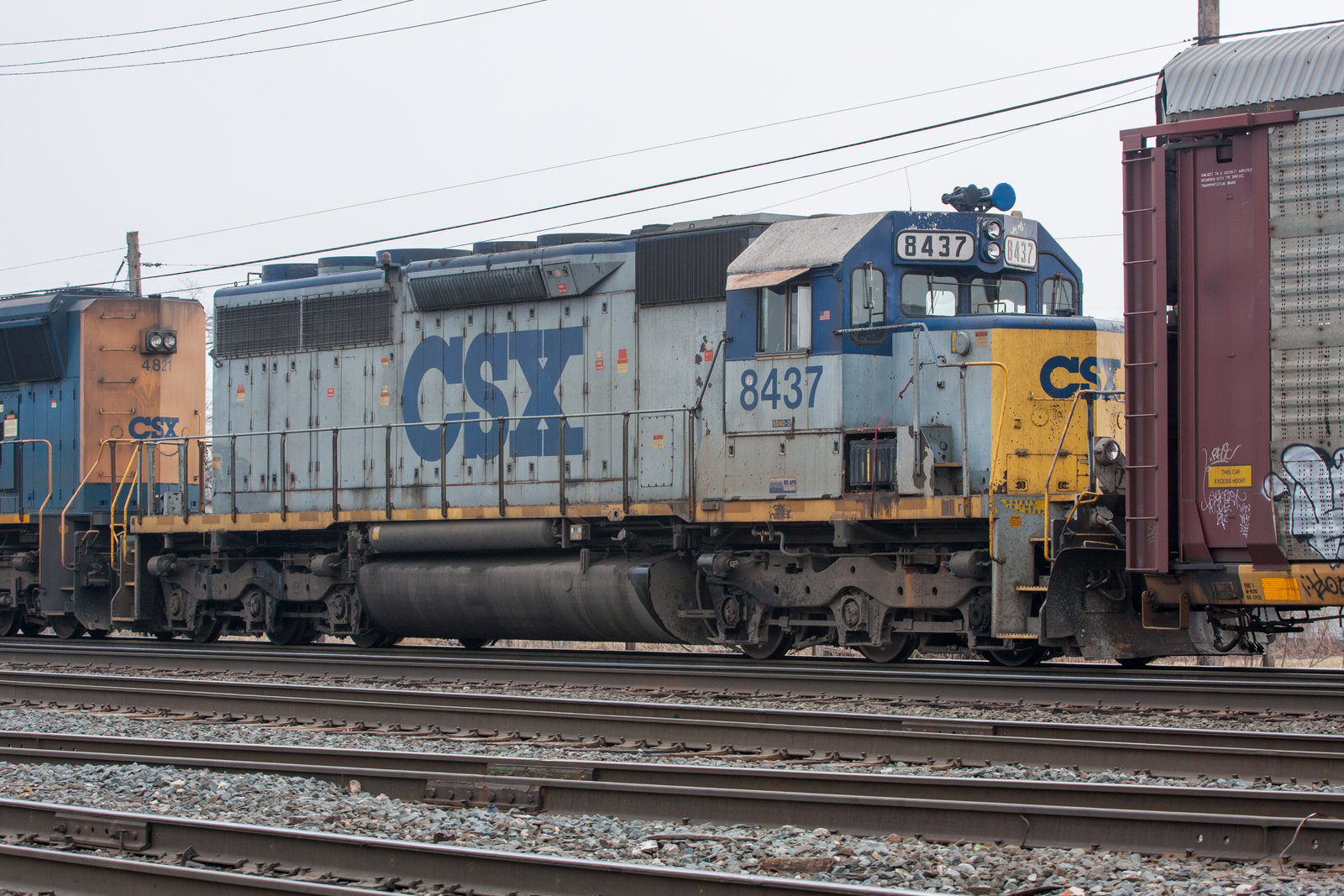 CSXT 8437