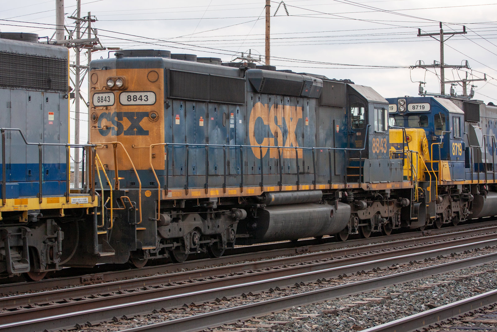 CSXT 8843