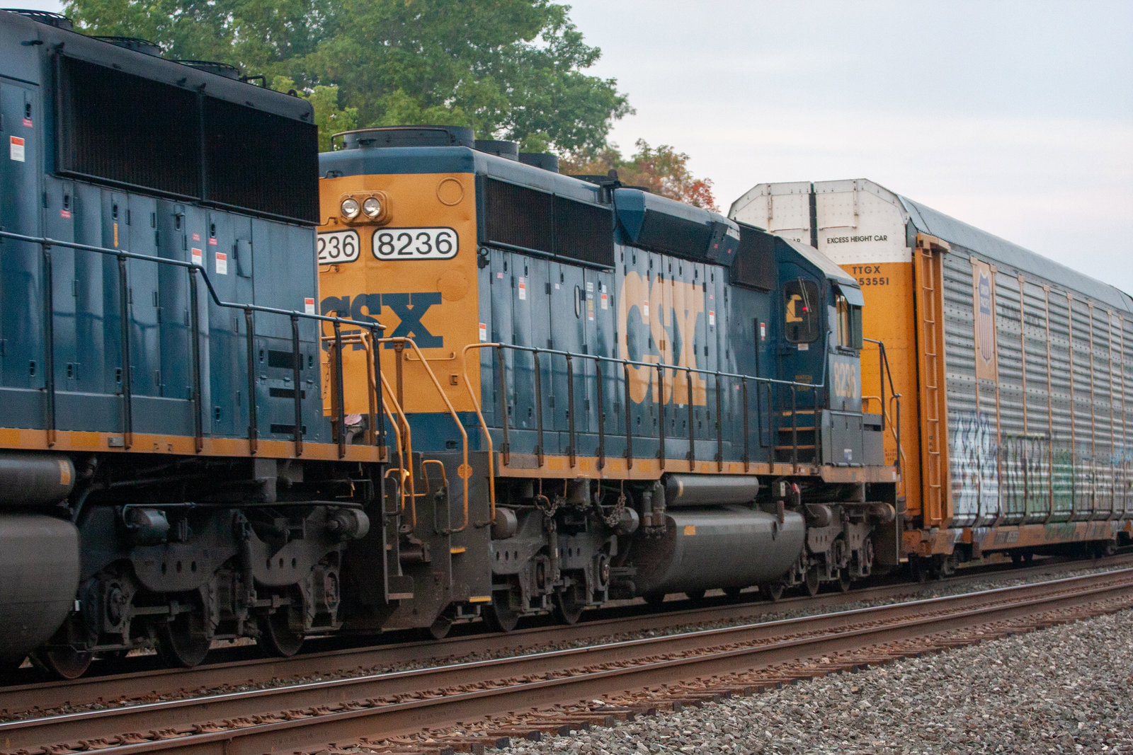 CSXT 8236