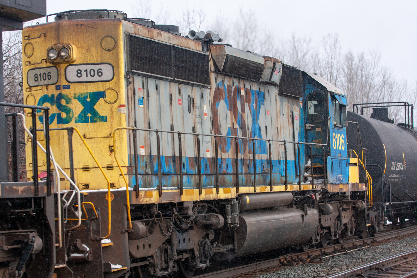 CSXT 8106