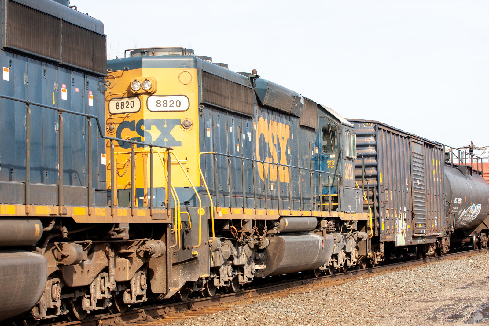 CSXT 8820