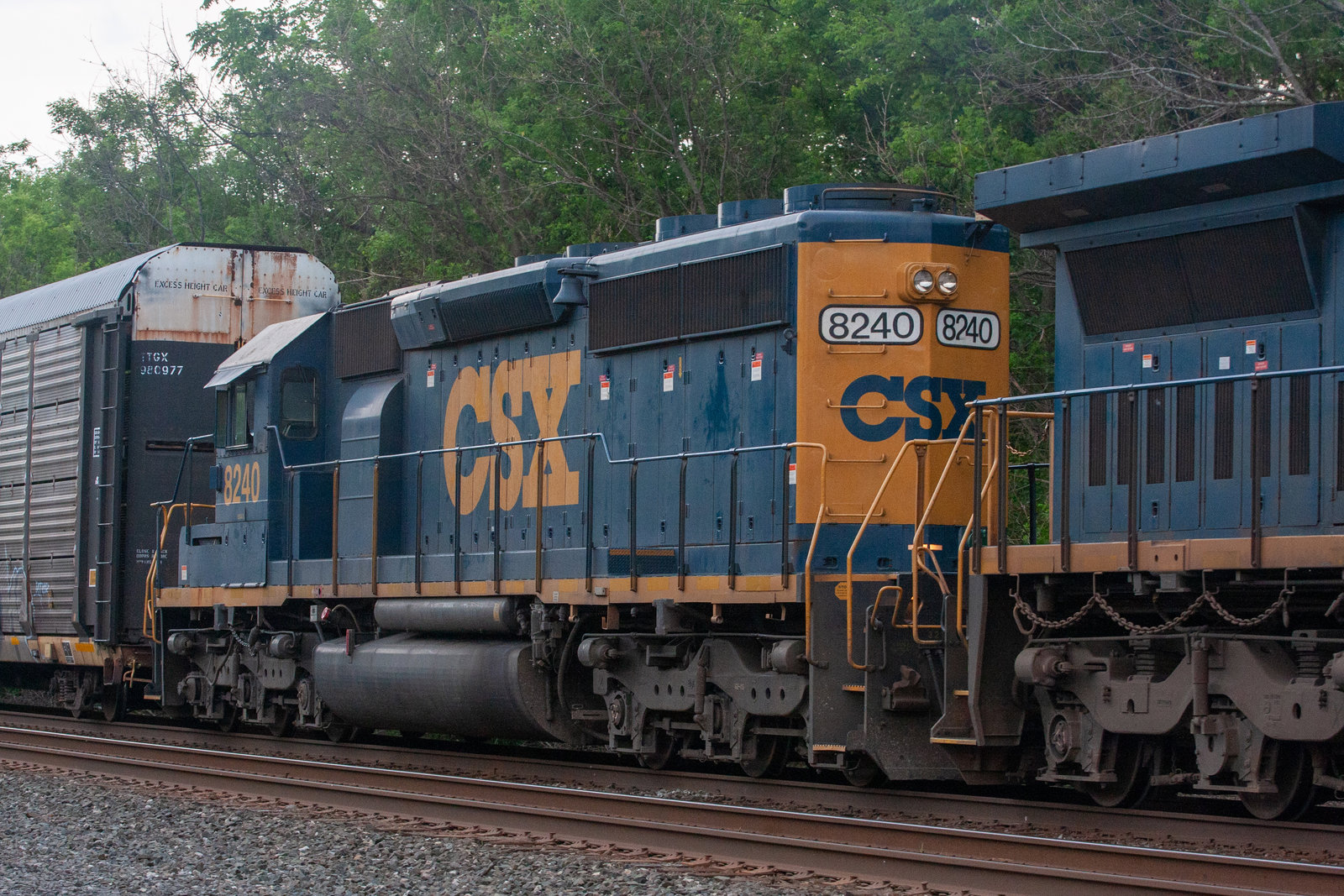 CSXT 8240