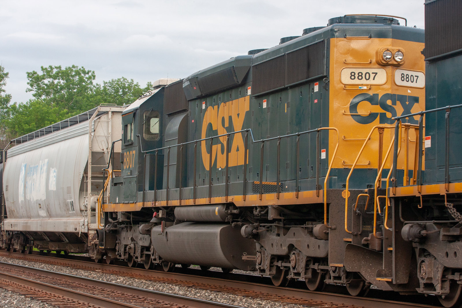 CSXT 8807
