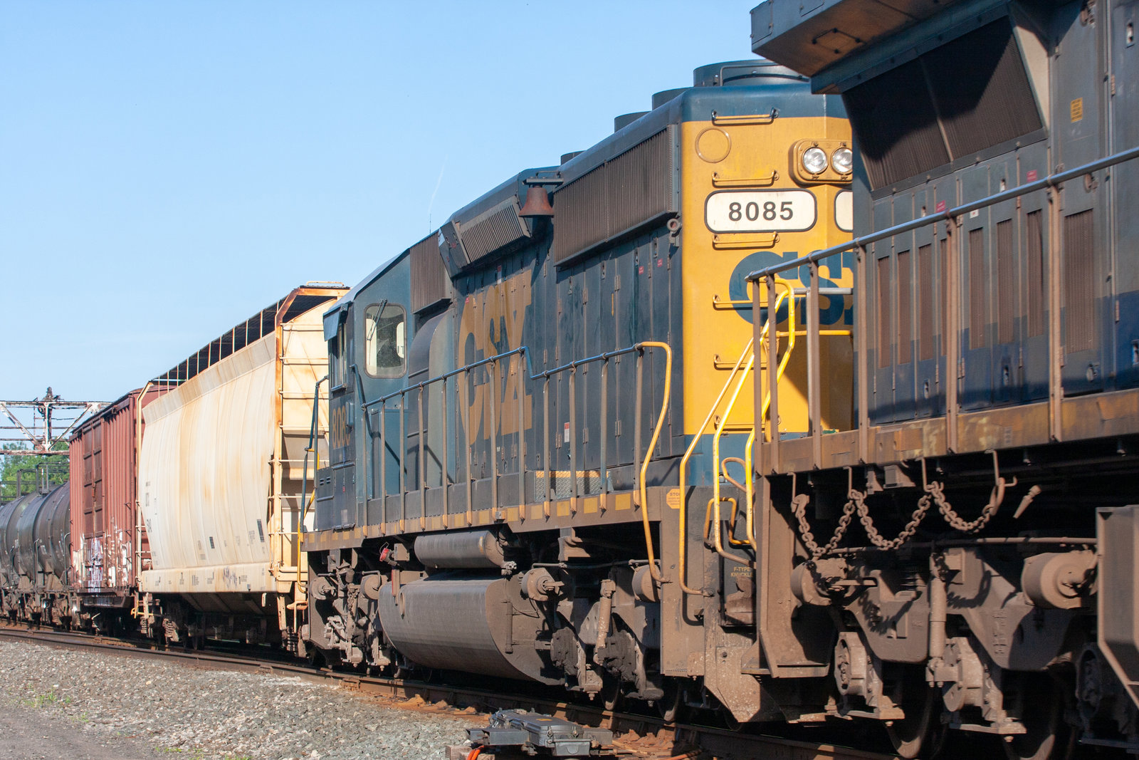 CSXT 8085