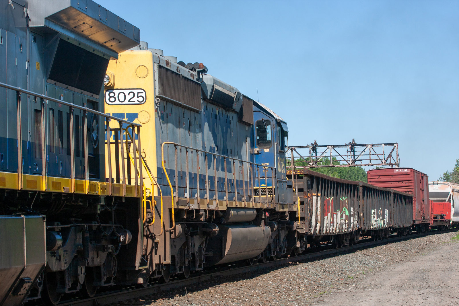 CSXT 8025