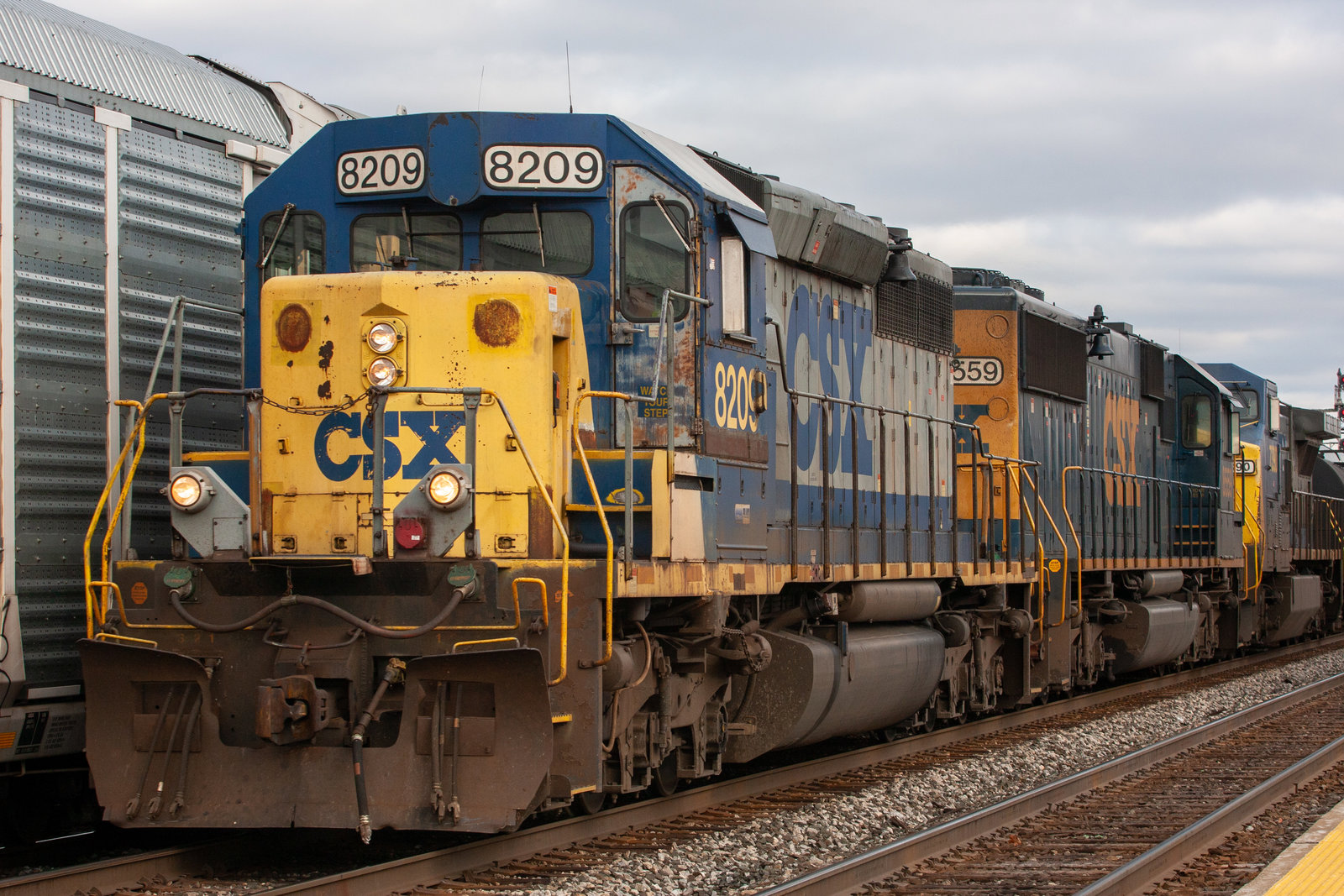 CSXT 8209