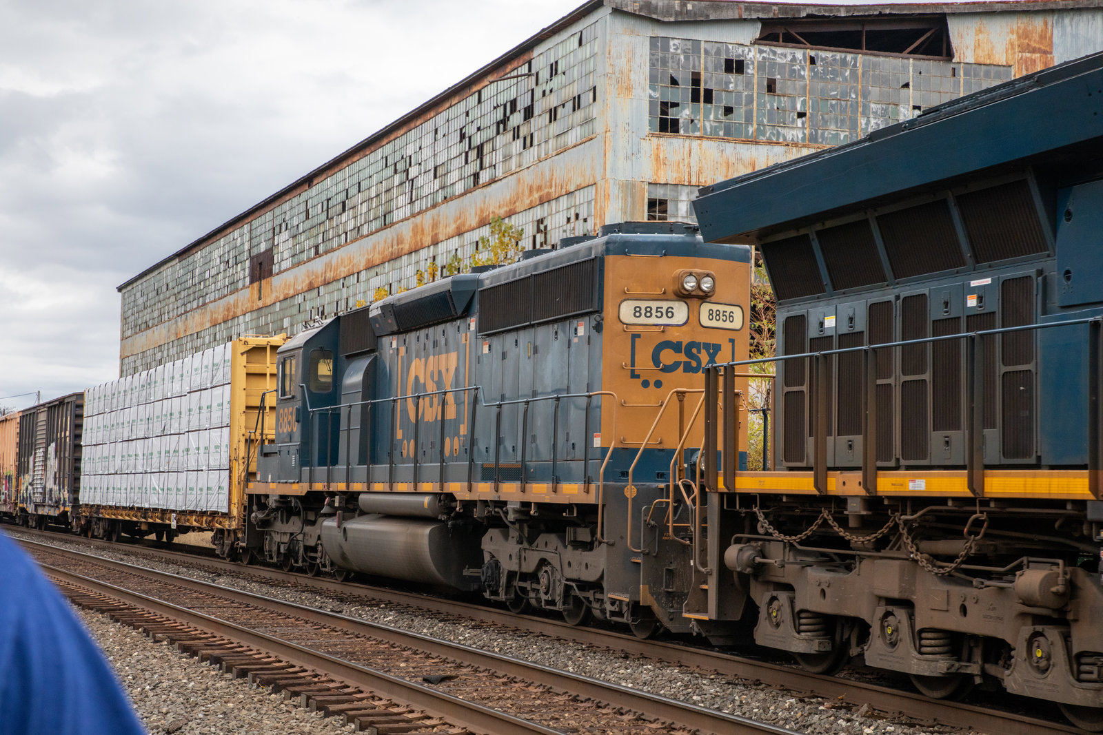 CSXT 8856