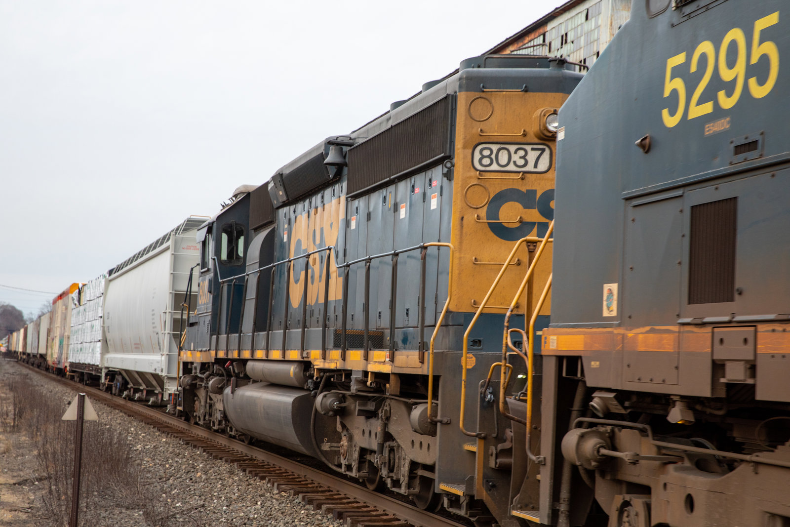 CSXT 8037