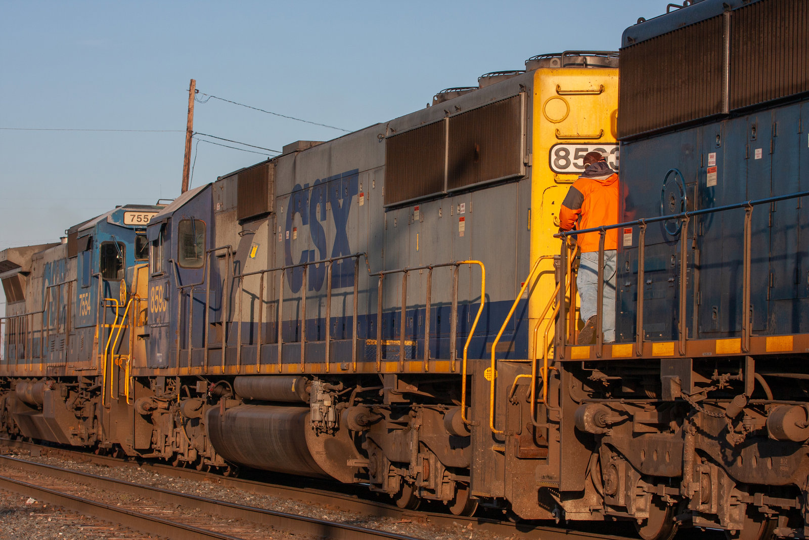CSXT 8593