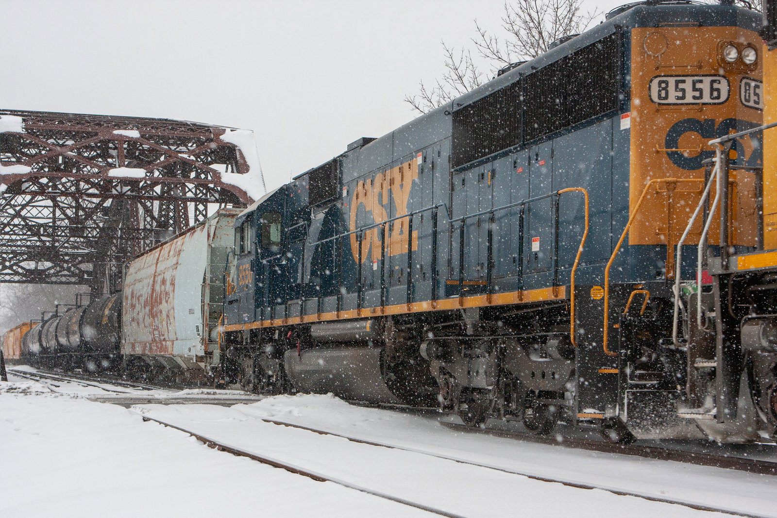 CSXT 8556
