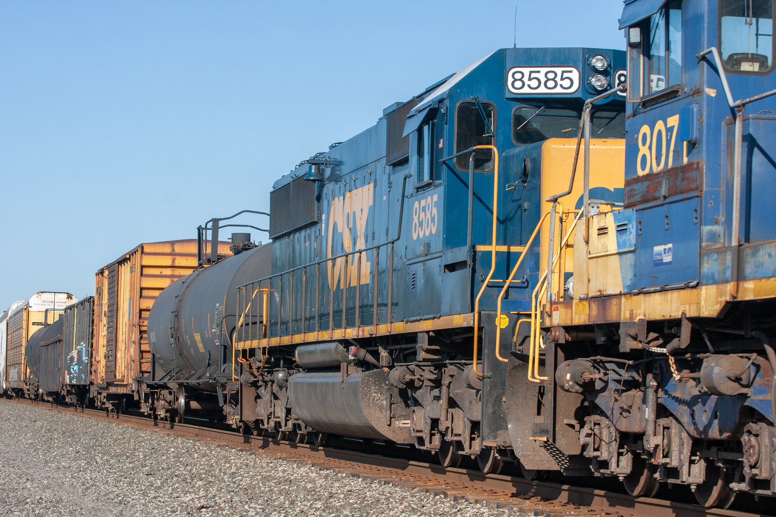CSXT 8585