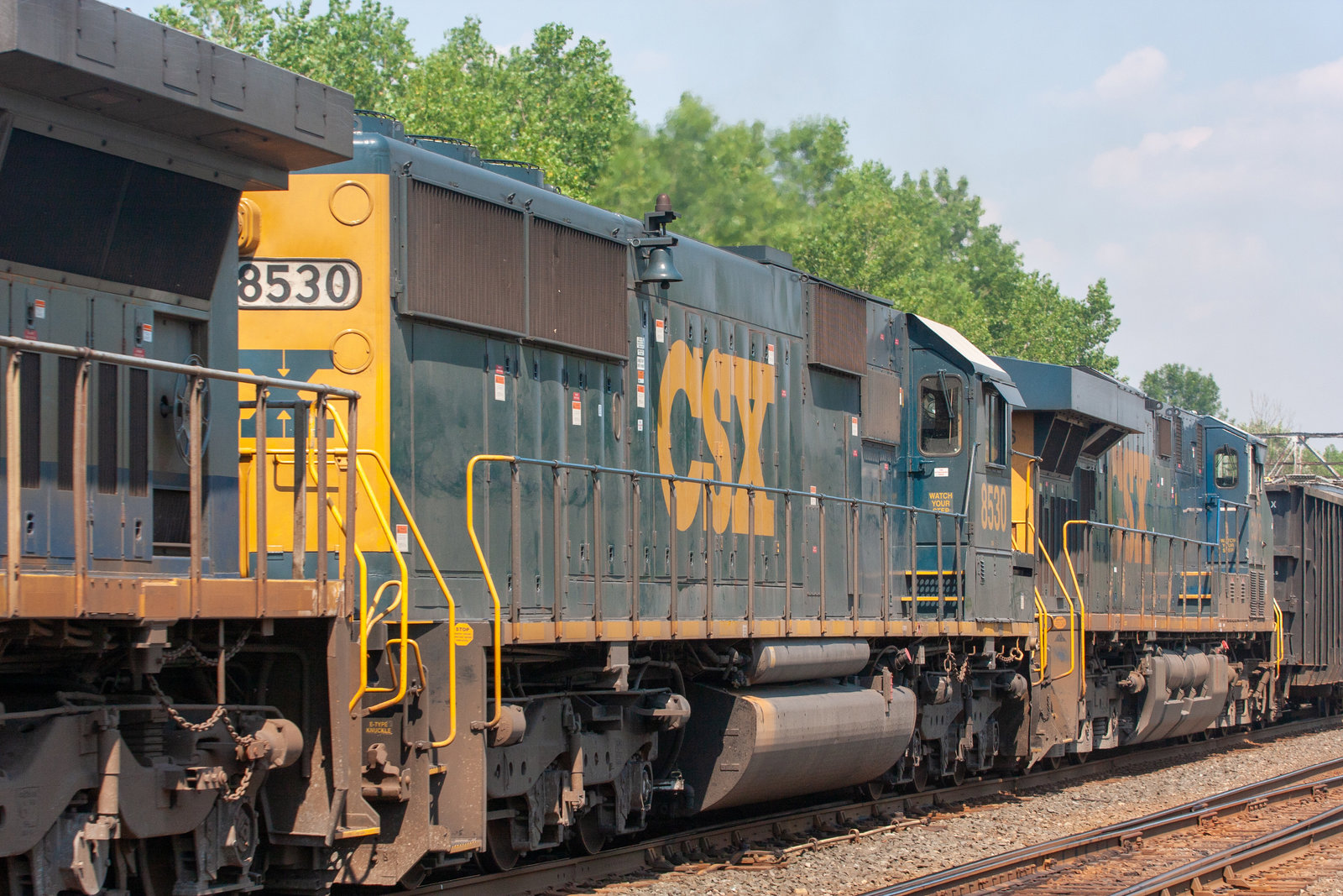 CSXT 8530